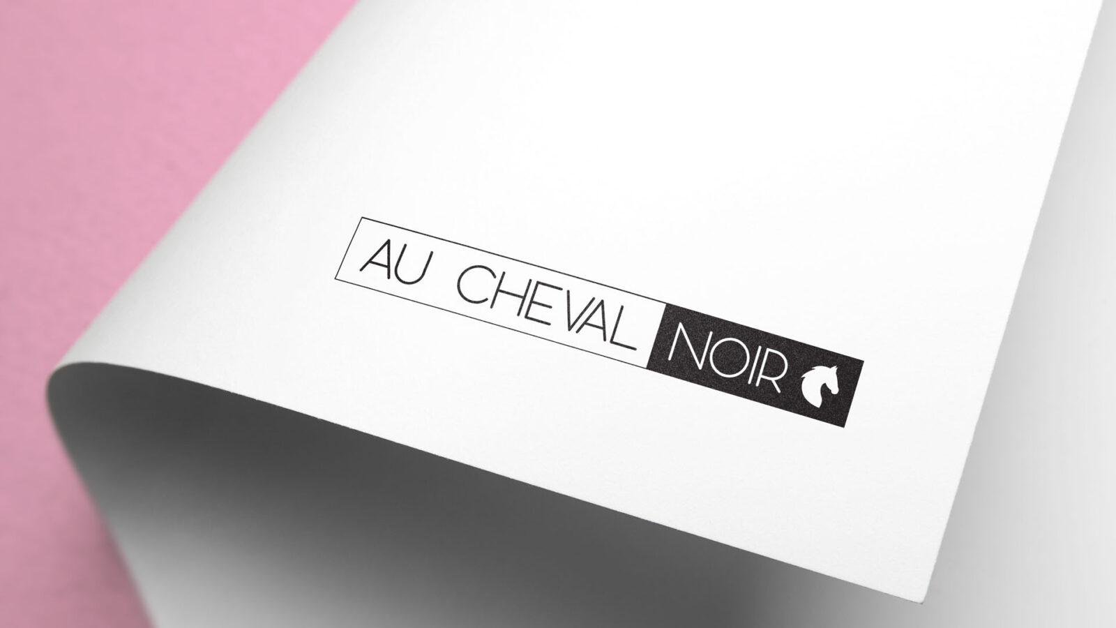 restaurant cheval noir mocku logo 1600x900 - Au Cheval Noir